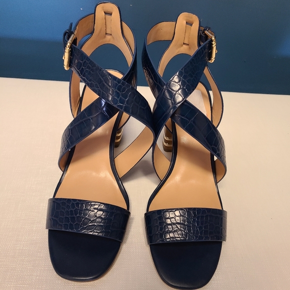 Tommy Hilfiger Sandles - Picture 2 of 5